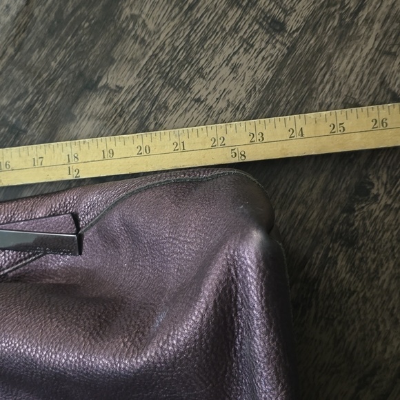VINCE CAMUTO Elegant Purple Tote Bag Metallic Leather - Picture 6 of 7